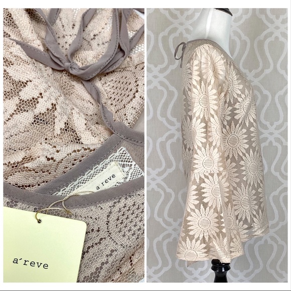 Daisy Lace Embroidered Top - Picture 7 of 8